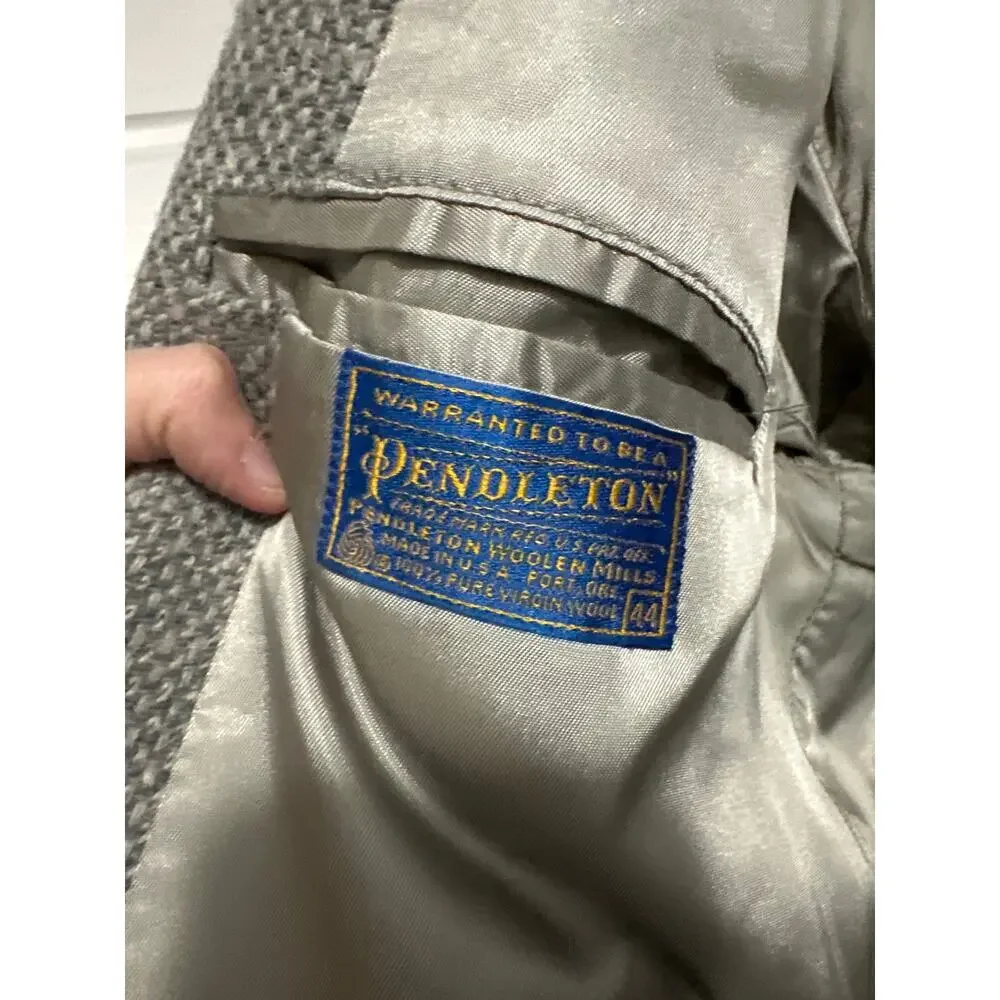 Pendleton Gray with elbow patch blazer jacket size 44 Made‎ in the USA